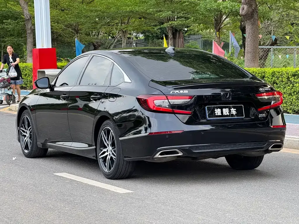 Honda Accord — фото 6