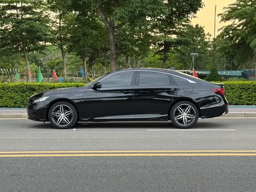 Honda Accord — фото 7
