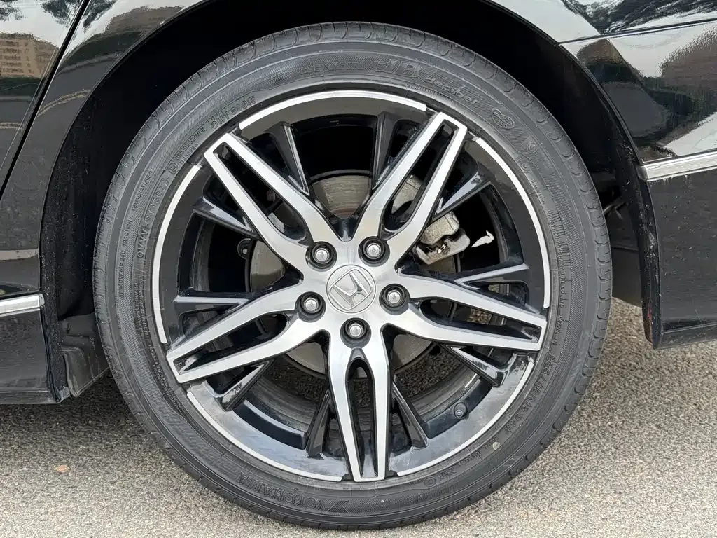 Honda Accord — фото 5