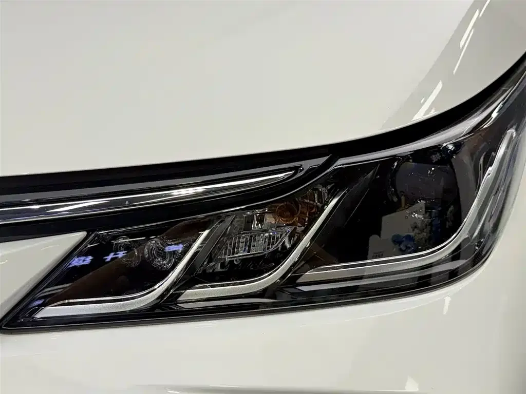 Toyota Corolla 2025 из CN, фото 8