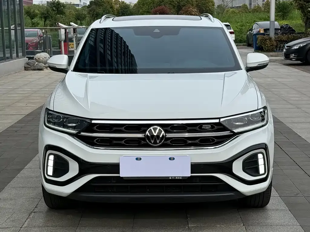 Volkswagen T-Roc — фото 9