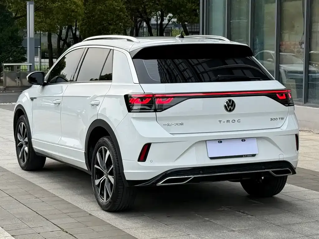 Volkswagen T-Roc — фото 6