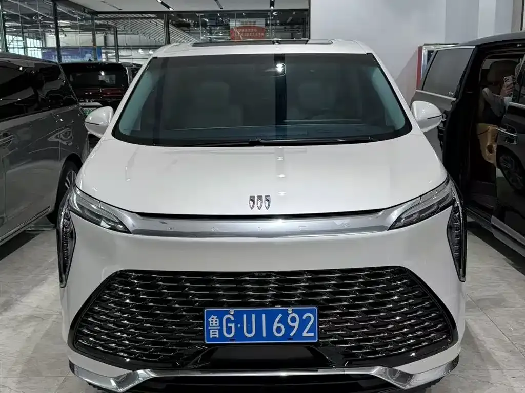 Buick Century 2023 из CN, фото 1