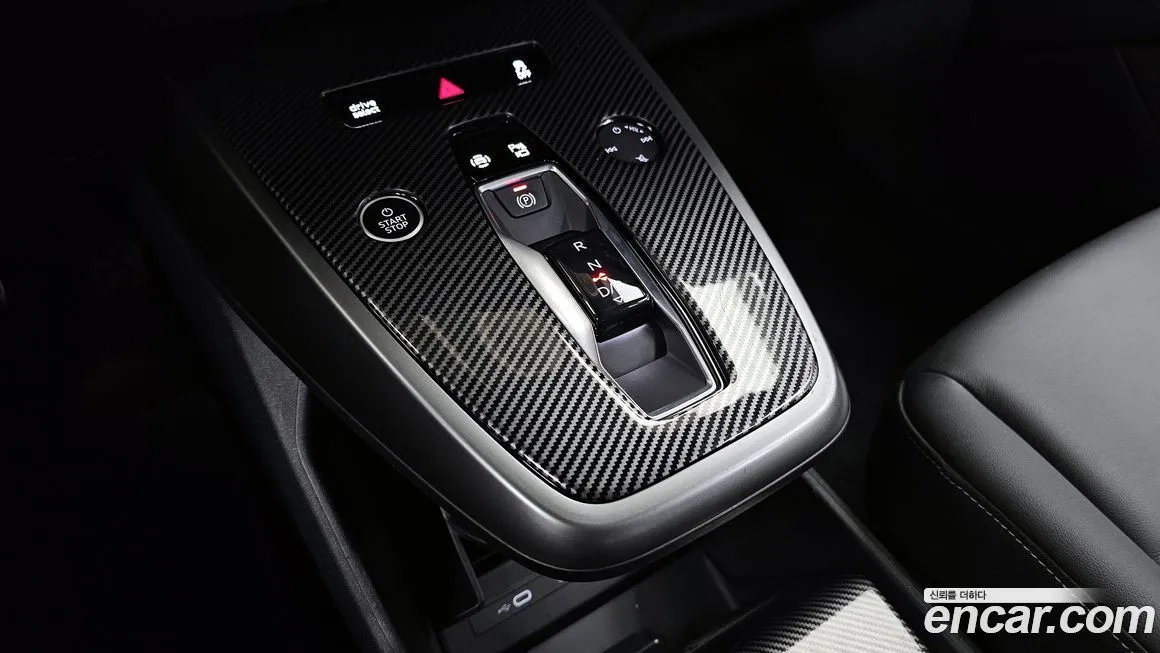 Audi Q4 e-tron — фото 10
