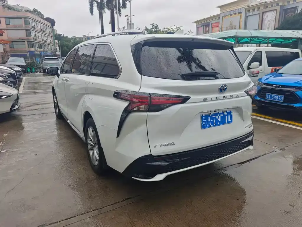 Toyota Sienna 2022 из CN, фото 3