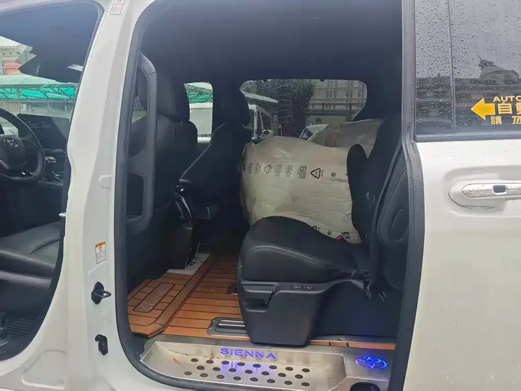 Toyota Sienna 2022 из CN, фото 8