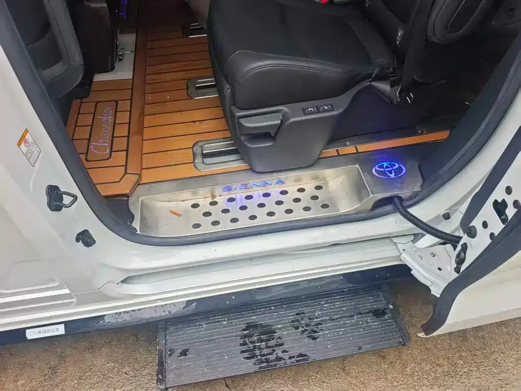 Toyota Sienna 2022 из CN, фото 10