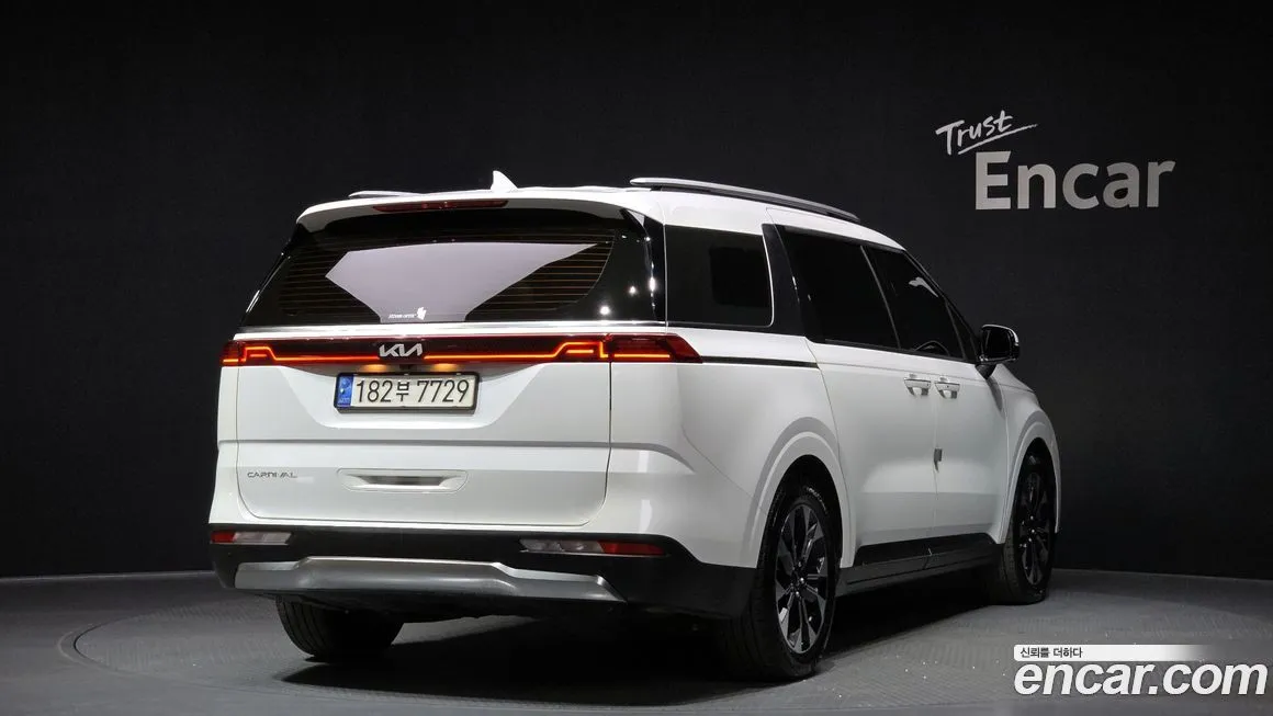 Kia Carnival — фото 2
