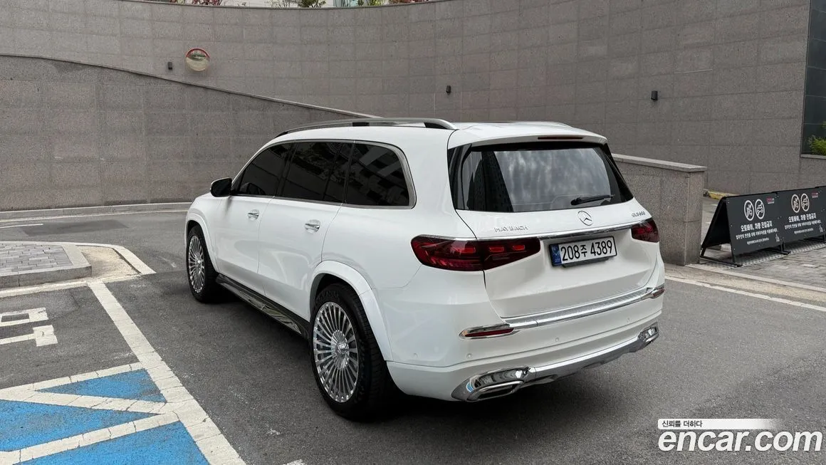Mercedes-Benz GLS-Class — фото 7