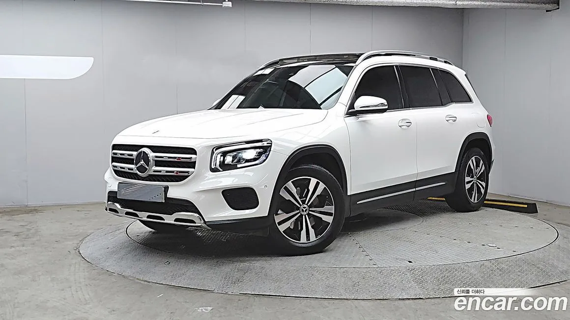 Mercedes-Benz GLB-Class — фото 1