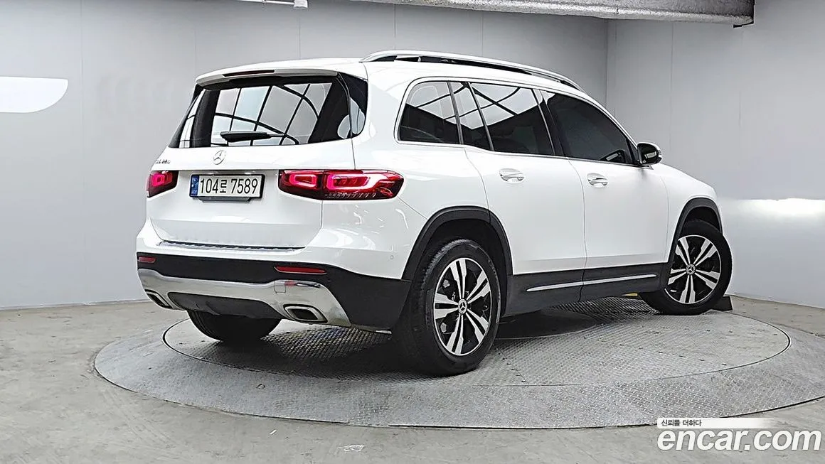 Mercedes-Benz GLB-Class — фото 7