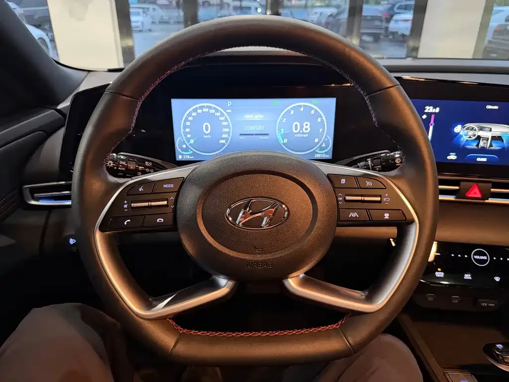 Hyundai Elantra 2023 из CN, фото 8