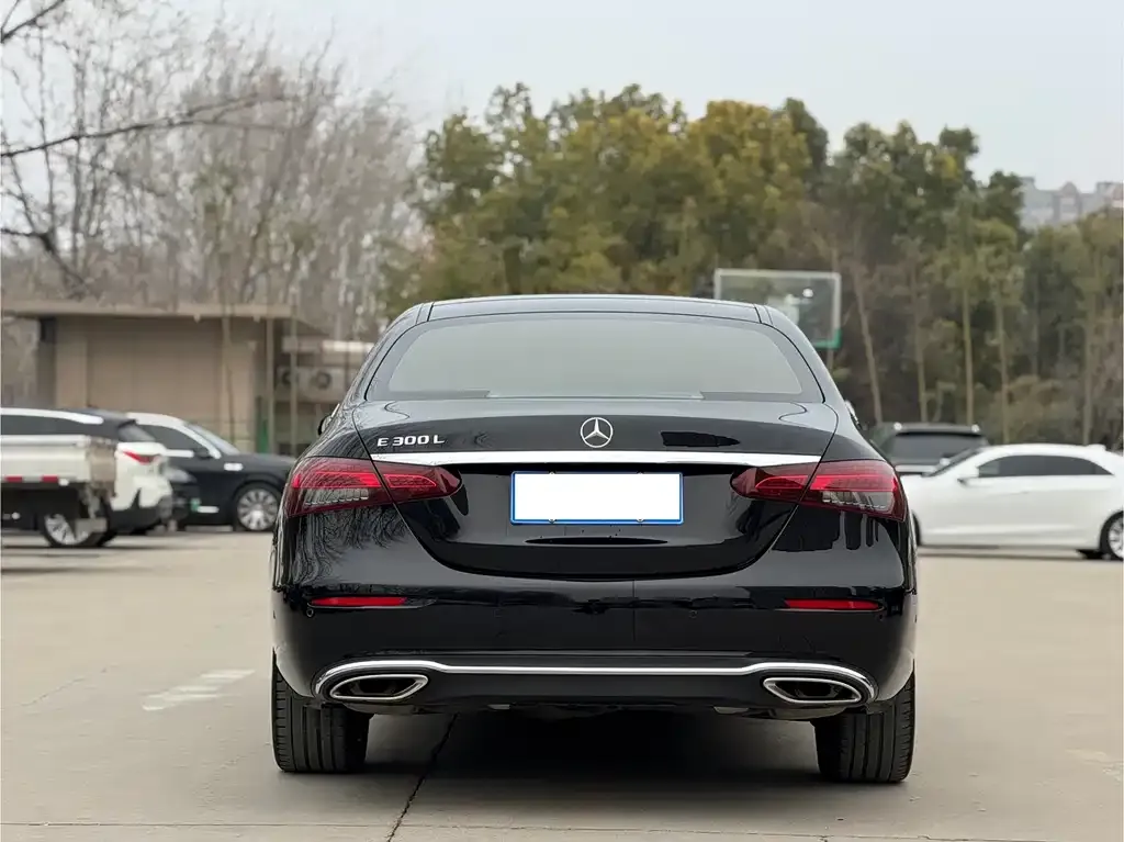 Mercedes-Benz E-Class 2023 из CN, фото 2