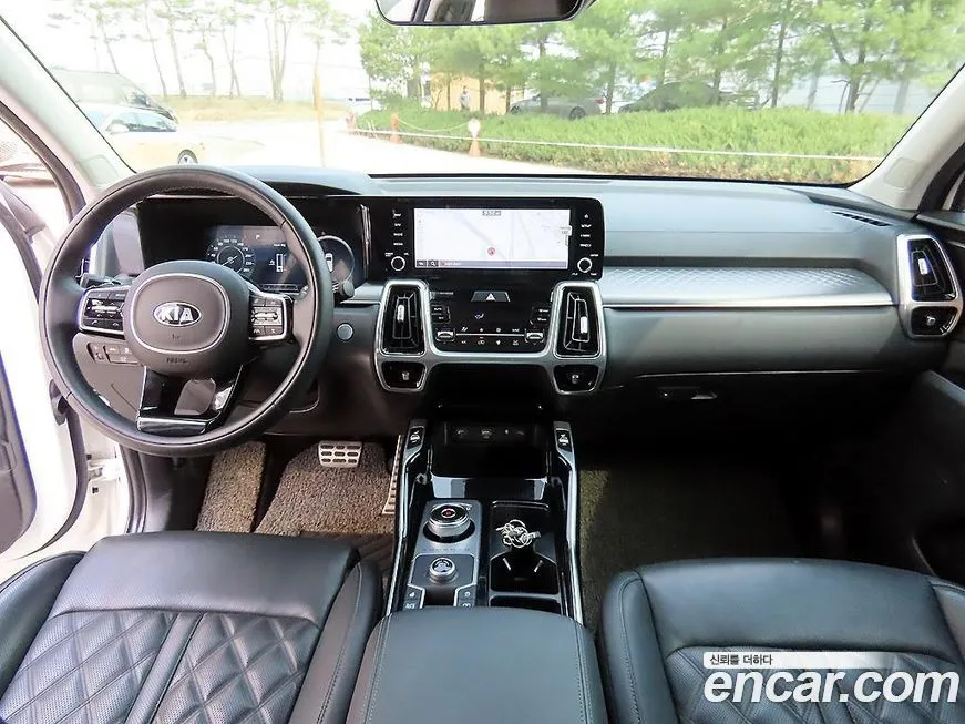 Kia Sorento — фото 7