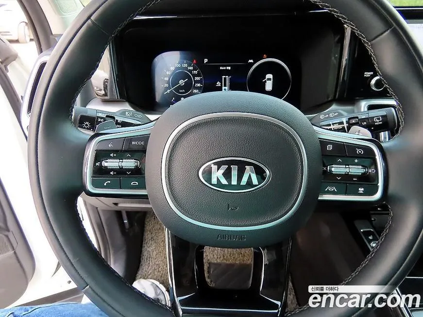 Kia Sorento — фото 8