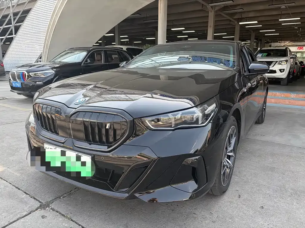 BMW i5