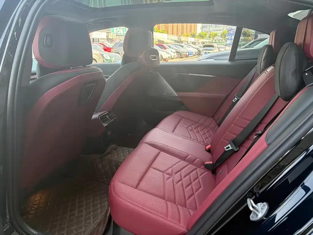 BMW i5 2025 из CN, фото 6