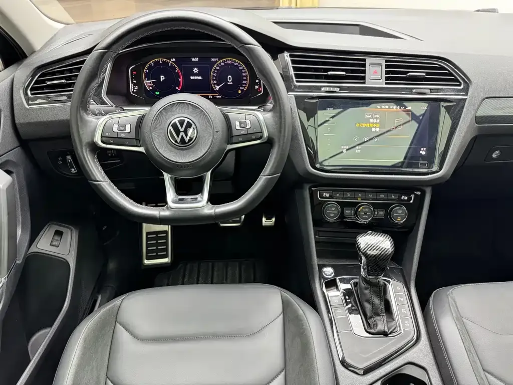 Volkswagen Tiguan L — фото 9