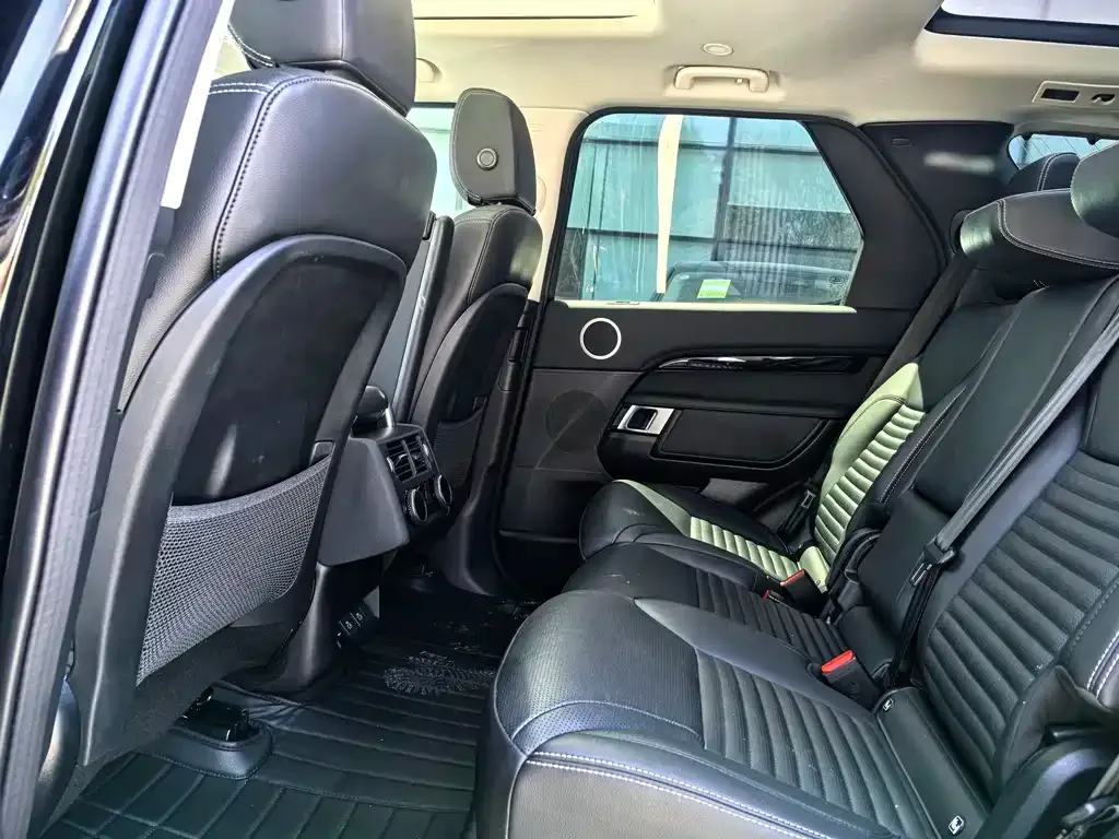 Land Rover Discovery 2024 из CN, фото 3