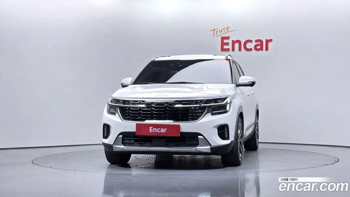 Kia Seltos — фото 8