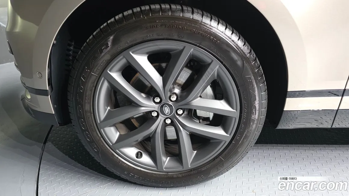 Land Rover Range Rover Velar 2026 из KR, фото 5