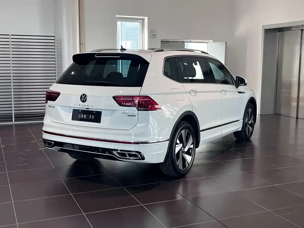 Volkswagen Tiguan L — фото 5