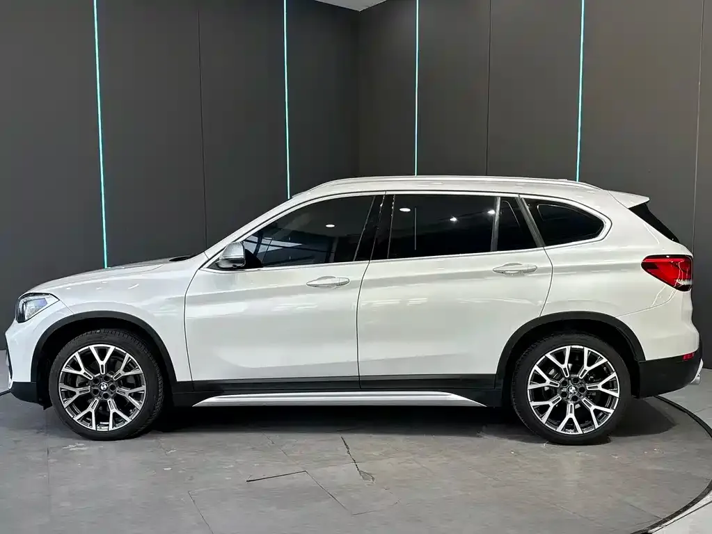 BMW X1 2021 из CN, фото 3
