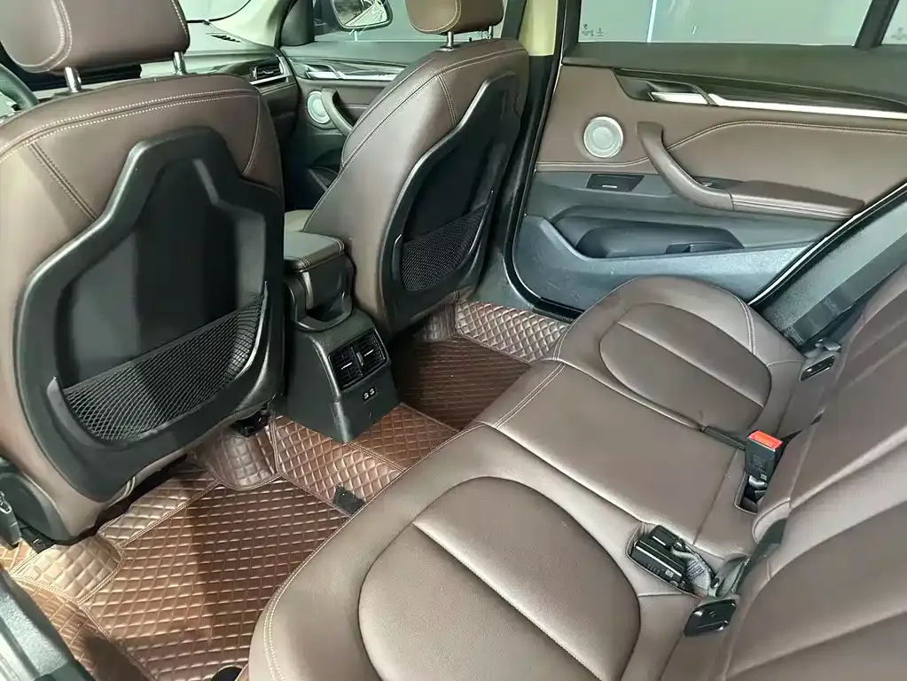 BMW X1 2021 из CN, фото 8