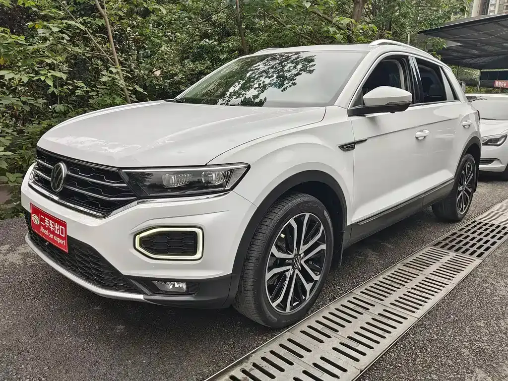 Volkswagen T-Roc — фото 1