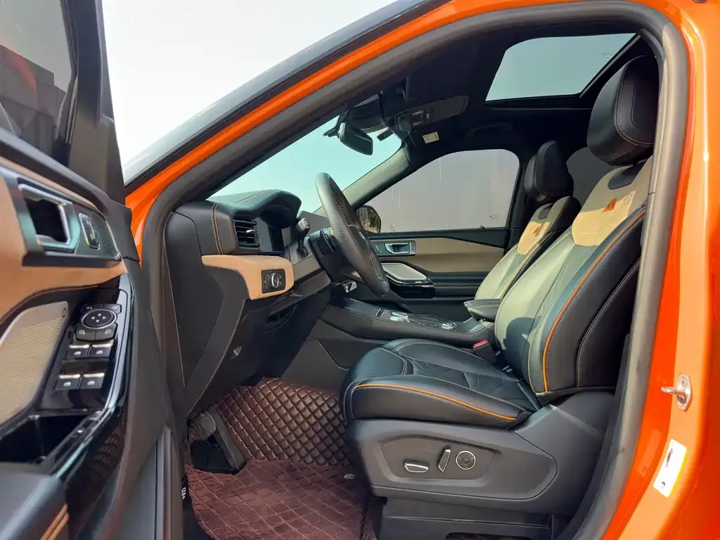 Ford Explorer 2023 из CN, фото 4