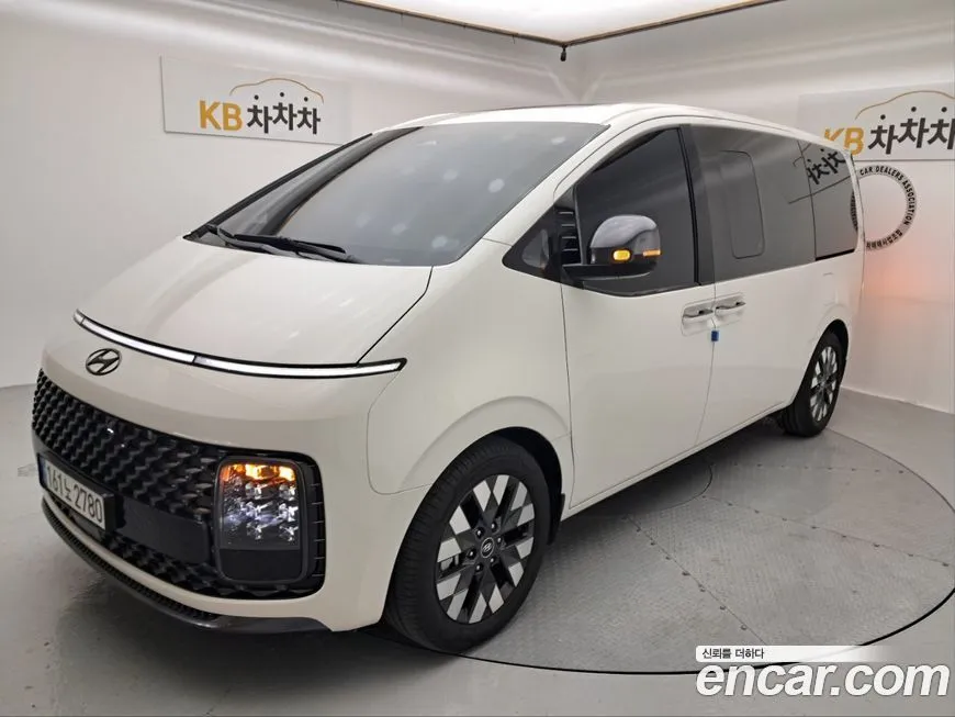 Hyundai Staria