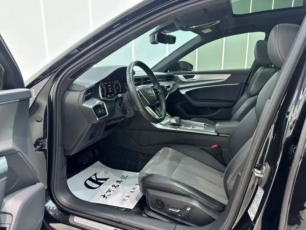 Audi A6L 2023 из CN, фото 10