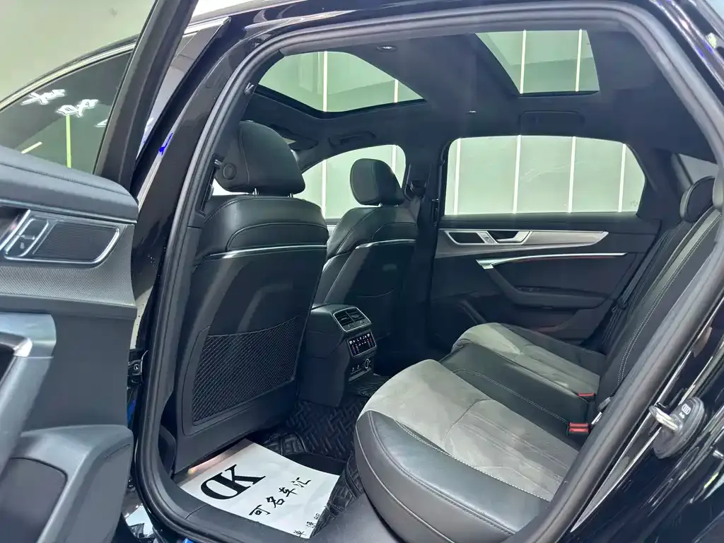 Audi A6L 2023 из CN, фото 6