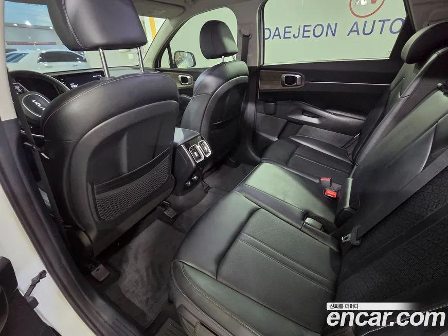Kia Sorento — фото 10