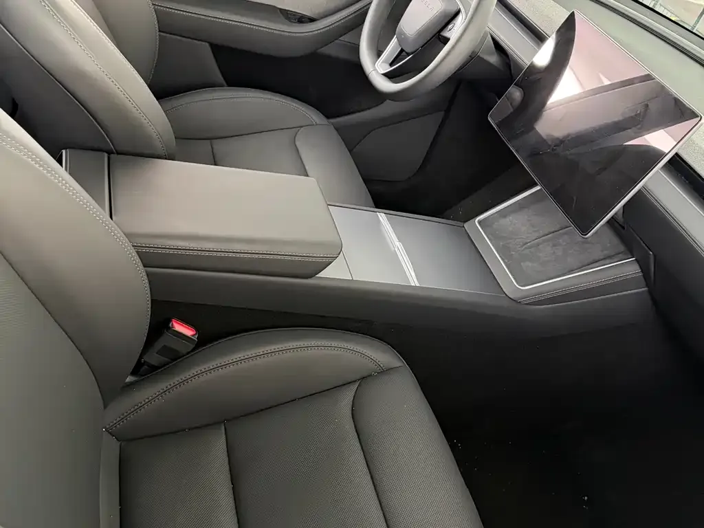 Tesla Model Y 2025 из CN, фото 7
