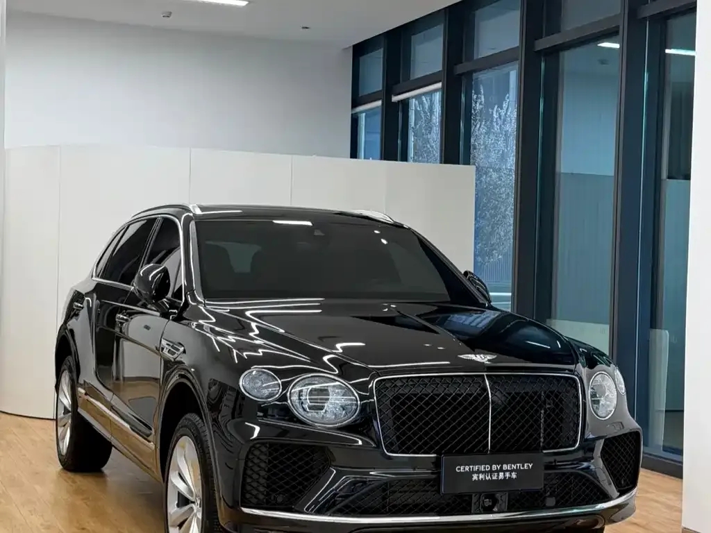 Bentley Bentayga — фото 1