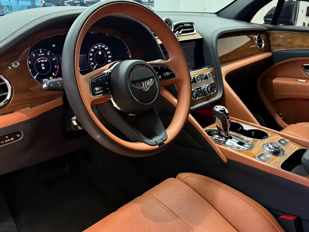 Bentley Bentayga — фото 3