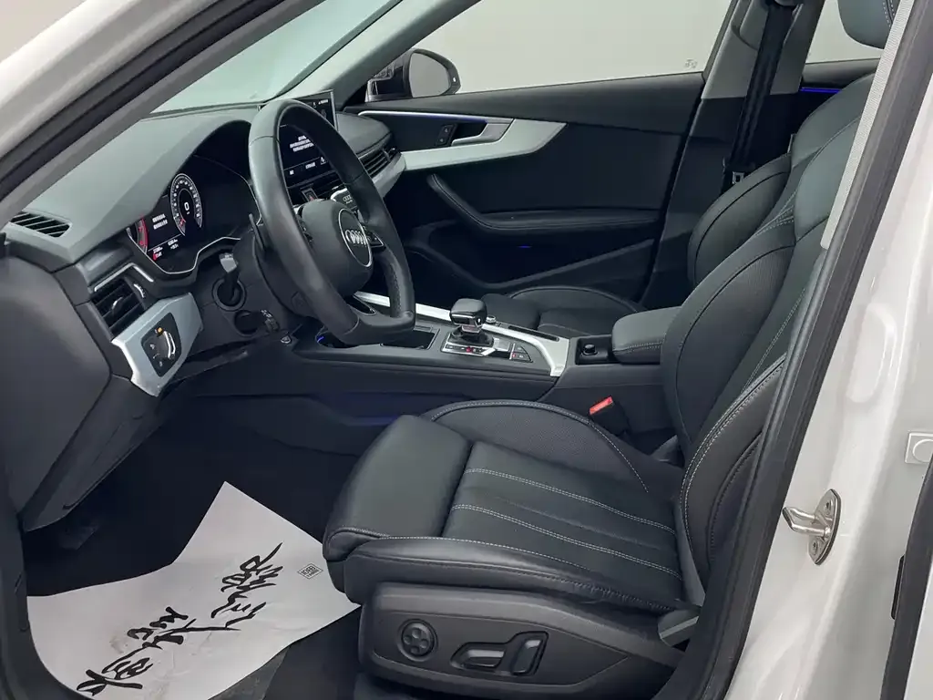Audi A4L 2022 из CN, фото 10