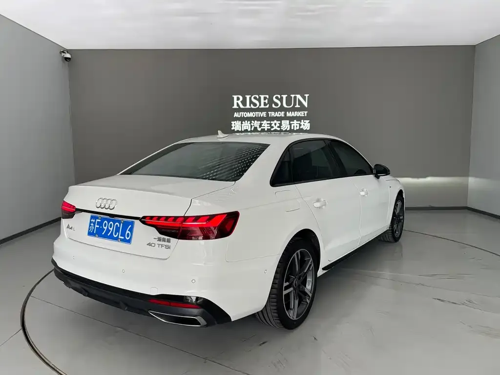 Audi A4L 2022 из CN, фото 3