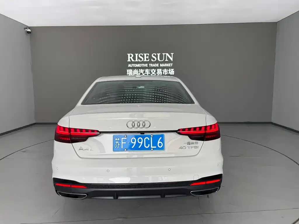 Audi A4L 2022 из CN, фото 2