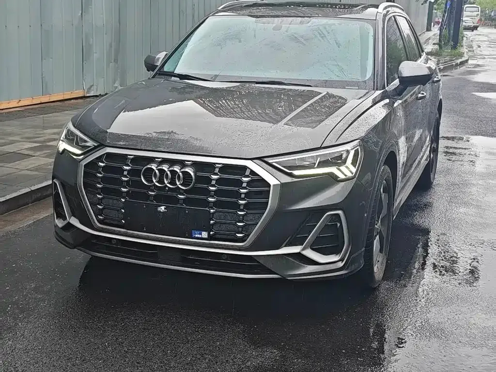 Audi Q3 — фото 1