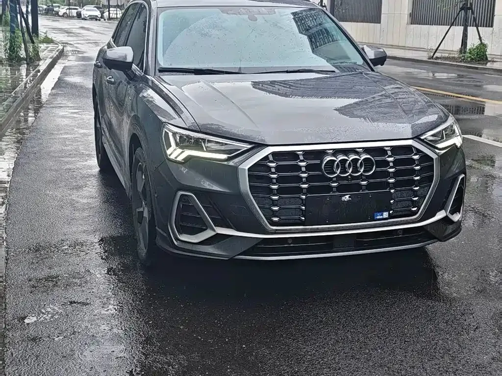 Audi Q3 — фото 6