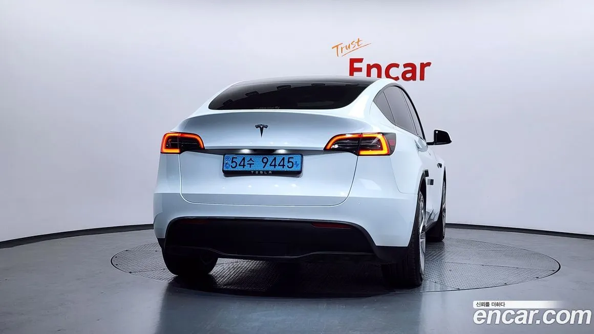 Tesla Model Y — фото 2