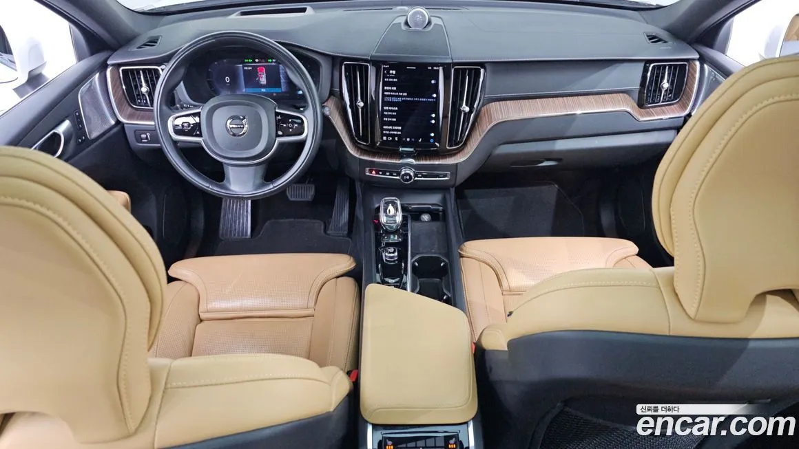 Volvo XC60 2022 из KR, фото 2