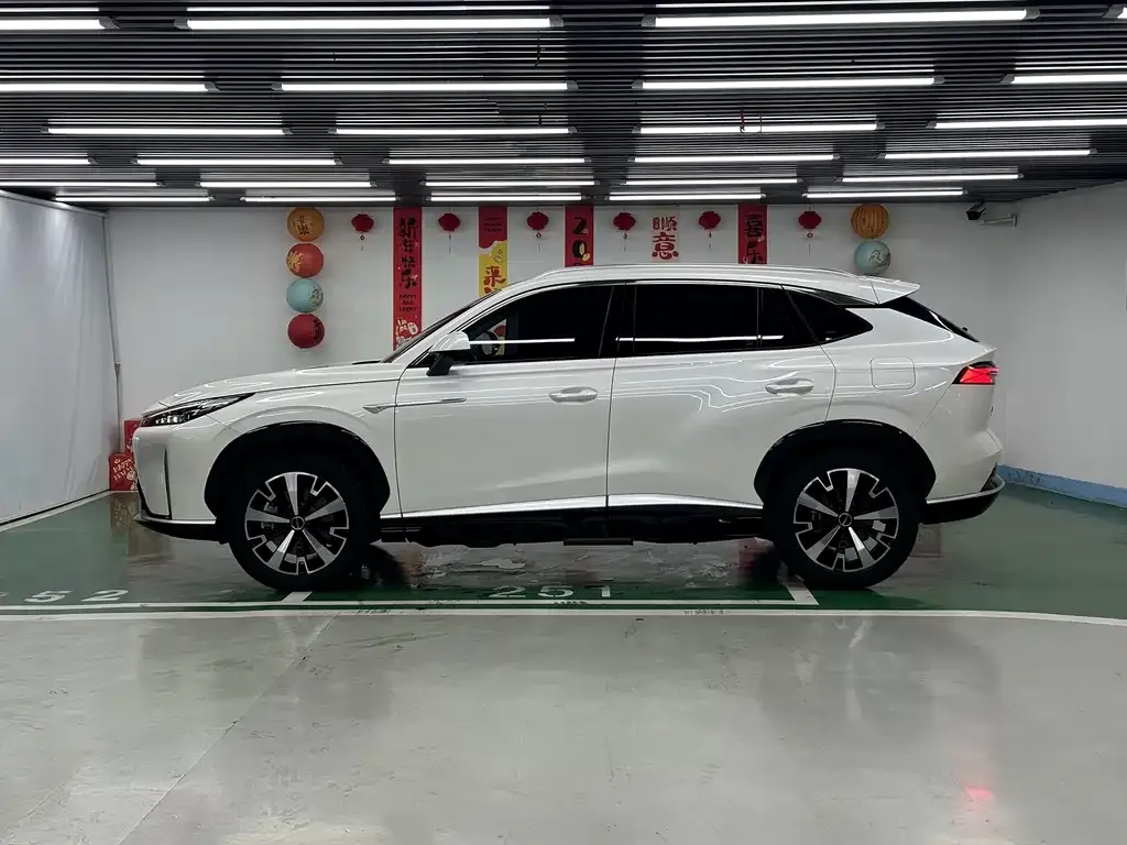 Roewe D5X DMH 2024 из CN, фото 3