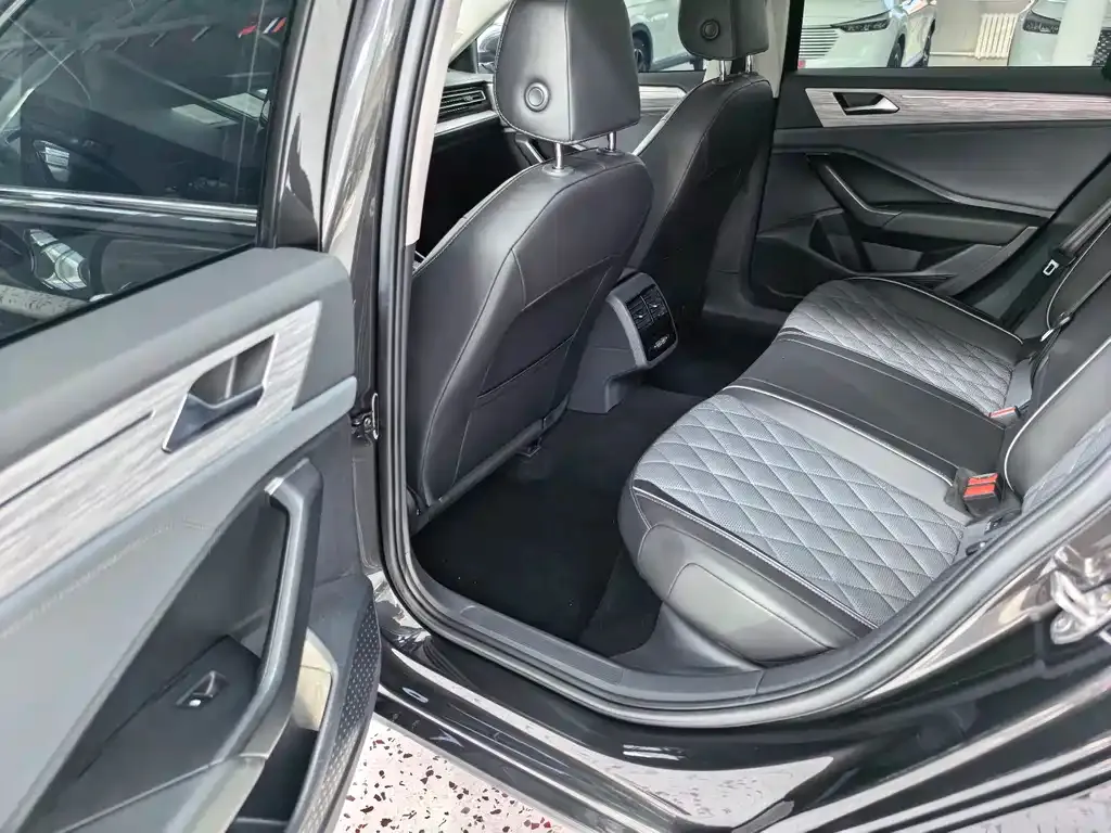 Volkswagen Sagitar 2023 из CN, фото 3