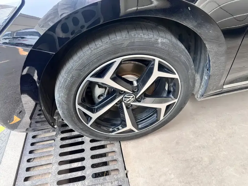 Volkswagen Passat 2024 из CN, фото 9