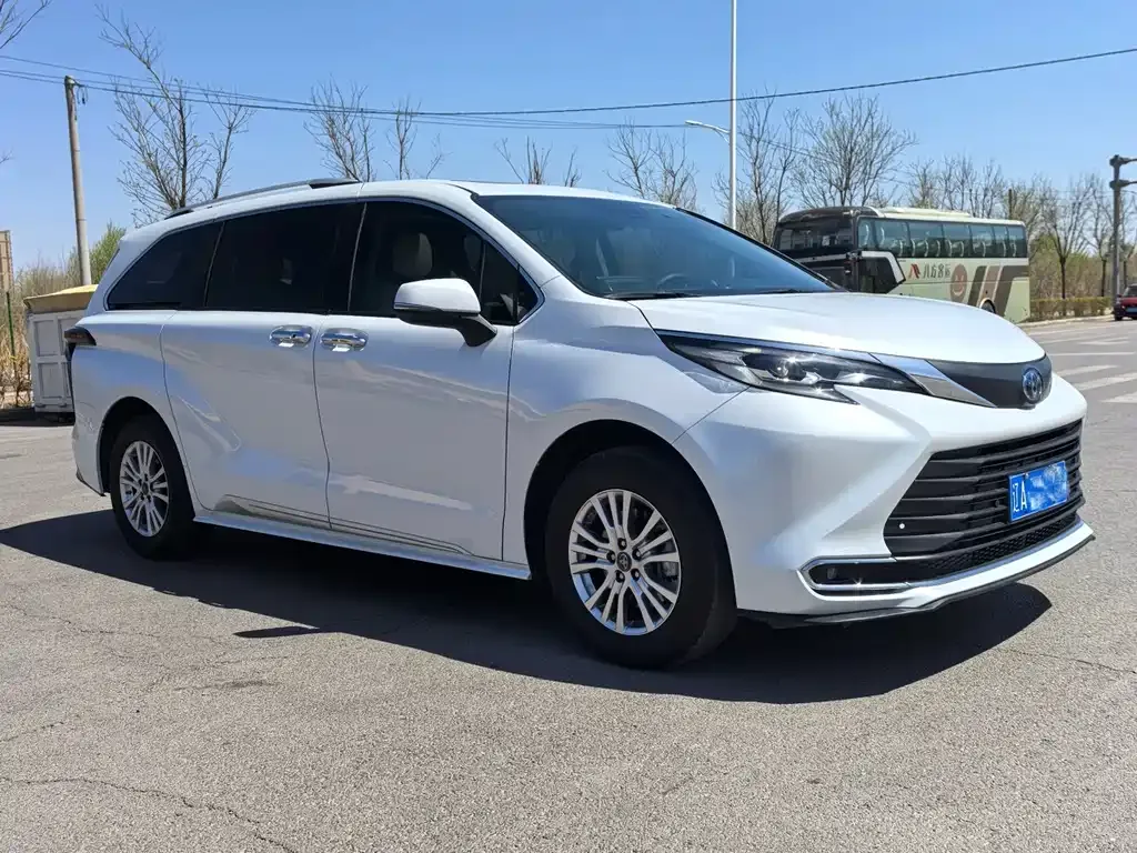 Toyota Sienna 2022 из CN, фото 6