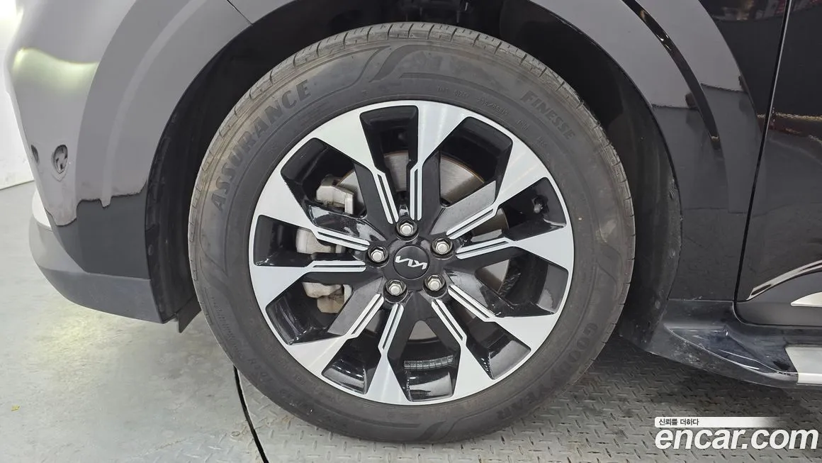 Kia Carnival — фото 10