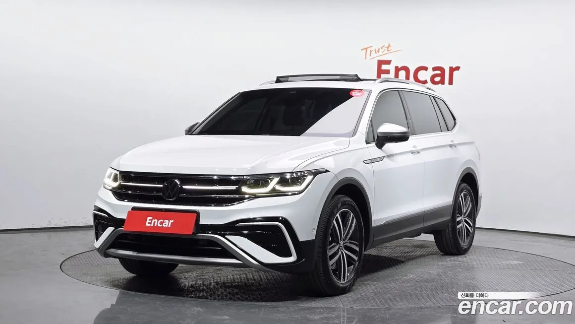 Volkswagen Tiguan — фото 1